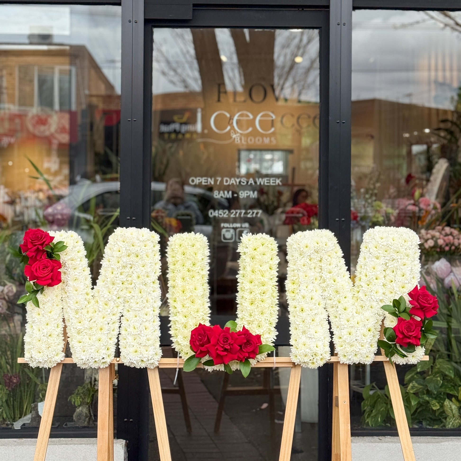 'MUM' Floral Tribute Stand